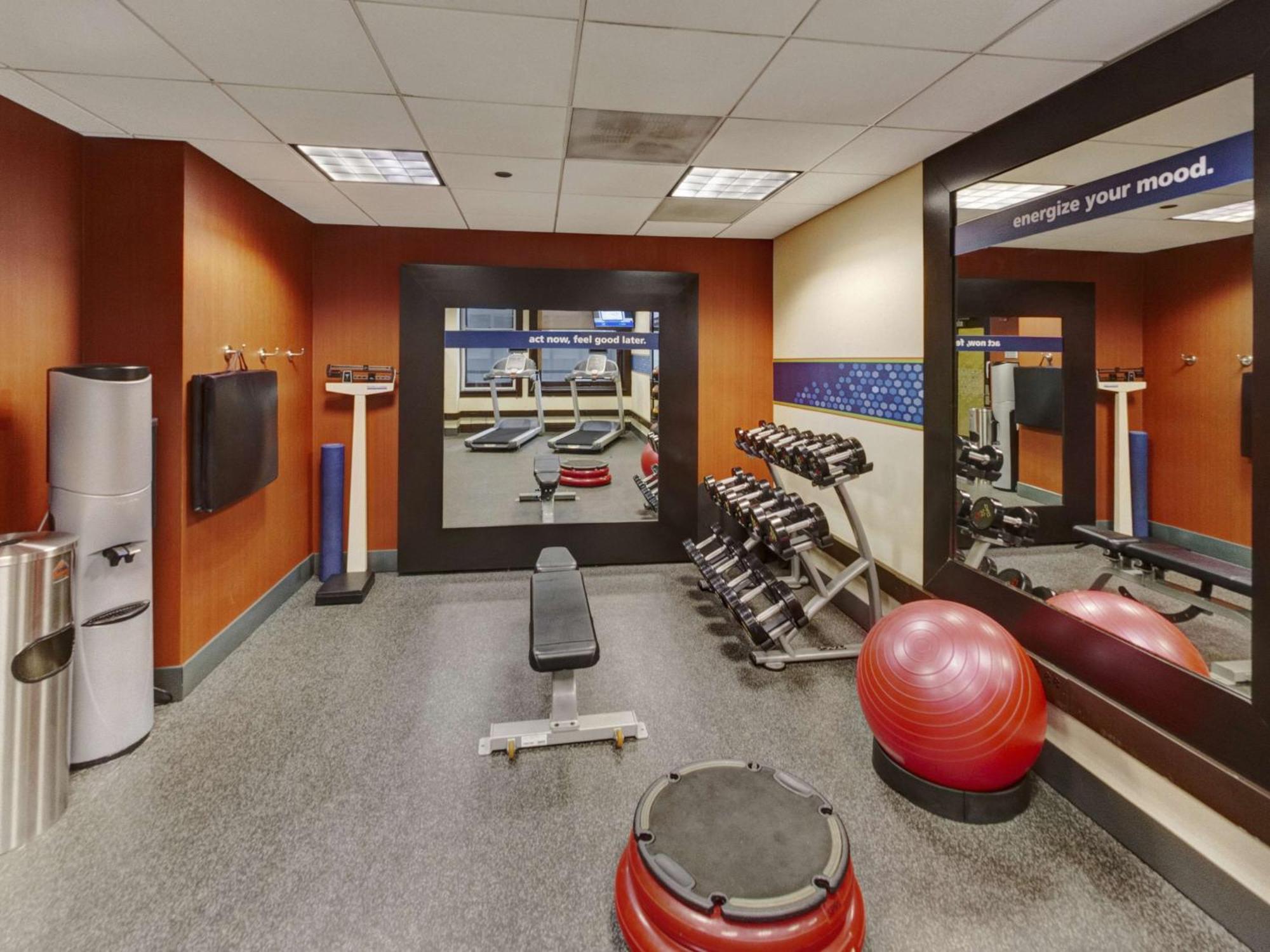Hampton Inn Majestic Chicago Theatre District Εξωτερικό φωτογραφία